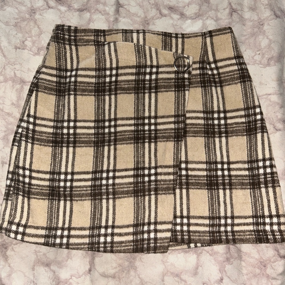 Trendy Boutique Plaid Mini Skirt in Brown and Cream